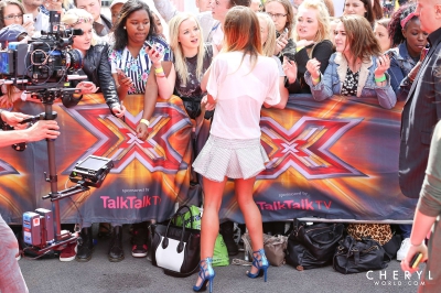 Arriving_at_the_X_Factor_Manchester_Auditions_16_06_14_2822129.jpg