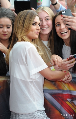 Arriving_at_the_X_Factor_Manchester_Auditions_16_06_14_286729.jpg