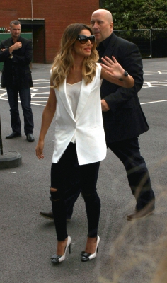 Cheryl_Arriving_at_the_X-Factor_Manchester_17_06_14_281029.jpg