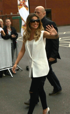 Cheryl_Arriving_at_the_X-Factor_Manchester_17_06_14_281329.jpg