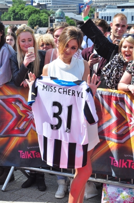 Cheryl_arriving_at_the_auditions_in_Newcastle_26_06_14_2813329.jpg