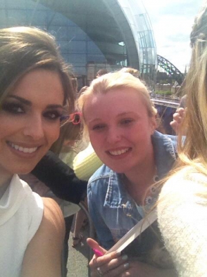 Cheryl_arriving_at_the_auditions_in_Newcastle_26_06_14_2816929.jpg