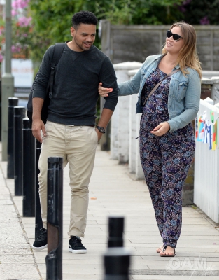 Kimberley_Walsh_and_Justin_out_in_London_20_06_14_282529.jpg