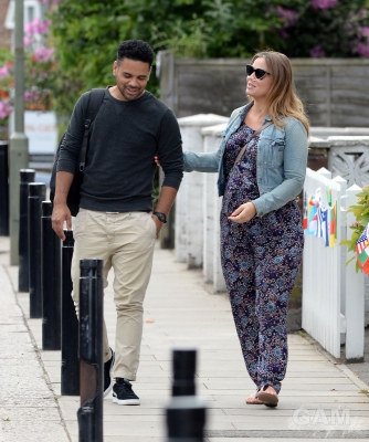 Kimberley_Walsh_and_Justin_out_in_London_20_06_14_282729.jpg