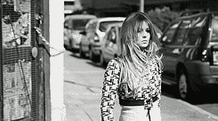 tumblr_n845l1oMK71qf0jv7o3_250.gif