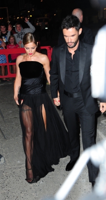 Cheryl2C_Kimberley_and_Nicola_arriving_at_Cheryl_s_wedding_party_21_07_14_2818629.jpg