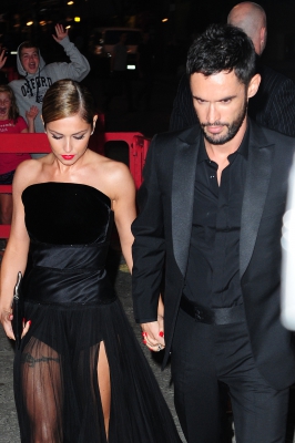Cheryl2C_Kimberley_and_Nicola_arriving_at_Cheryl_s_wedding_party_21_07_14_2818729.jpg