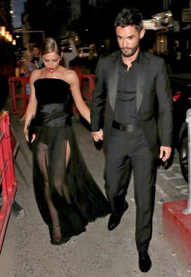 Cheryl2C_Kimberley_and_Nicola_arriving_at_Cheryl_s_wedding_party_21_07_14_2819329.jpg