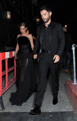 Cheryl2C_Kimberley_and_Nicola_arriving_at_Cheryl_s_wedding_party_21_07_14_2822729.jpg