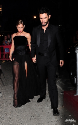 Cheryl2C_Kimberley_and_Nicola_arriving_at_Cheryl_s_wedding_party_21_07_14_282329.jpg
