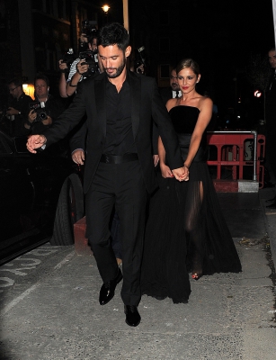 Cheryl2C_Kimberley_and_Nicola_arriving_at_Cheryl_s_wedding_party_21_07_14_2823329.jpg