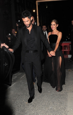 Cheryl2C_Kimberley_and_Nicola_arriving_at_Cheryl_s_wedding_party_21_07_14_2823729.jpg