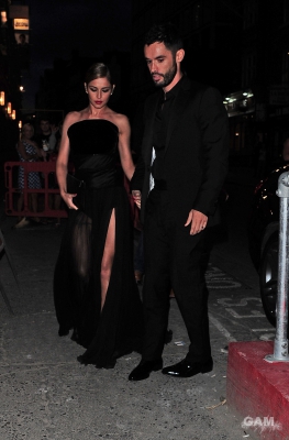 Cheryl2C_Kimberley_and_Nicola_arriving_at_Cheryl_s_wedding_party_21_07_14_282429.jpg