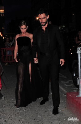Cheryl2C_Kimberley_and_Nicola_arriving_at_Cheryl_s_wedding_party_21_07_14_282529.jpg