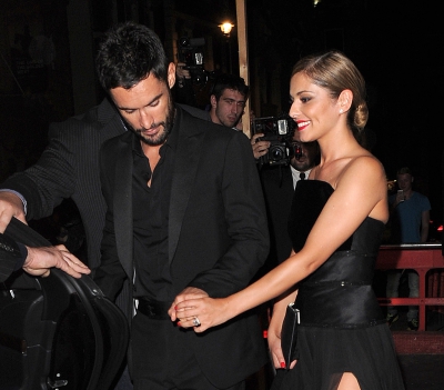 Cheryl2C_Kimberley_and_Nicola_arriving_at_Cheryl_s_wedding_party_21_07_14_2825429.jpg