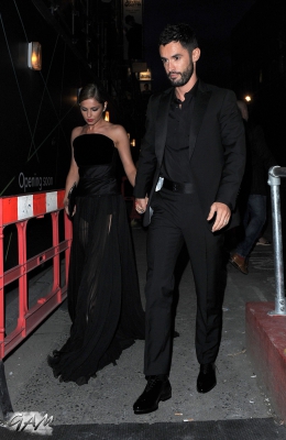 Cheryl2C_Kimberley_and_Nicola_arriving_at_Cheryl_s_wedding_party_21_07_14_283029.jpg