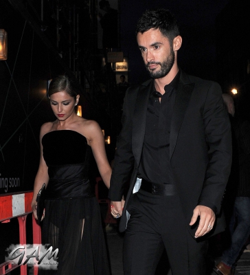 Cheryl2C_Kimberley_and_Nicola_arriving_at_Cheryl_s_wedding_party_21_07_14_283129.jpg