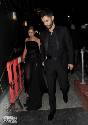 Cheryl2C_Kimberley_and_Nicola_arriving_at_Cheryl_s_wedding_party_21_07_14_285129.jpg