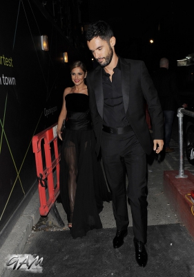Cheryl2C_Kimberley_and_Nicola_arriving_at_Cheryl_s_wedding_party_21_07_14_285229.jpg