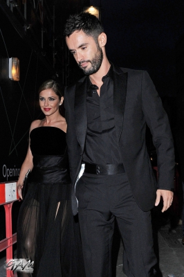 Cheryl2C_Kimberley_and_Nicola_arriving_at_Cheryl_s_wedding_party_21_07_14_286029.jpg