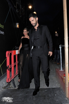 Cheryl2C_Kimberley_and_Nicola_arriving_at_Cheryl_s_wedding_party_21_07_14_286329.jpg