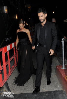 Cheryl2C_Kimberley_and_Nicola_arriving_at_Cheryl_s_wedding_party_21_07_14_287929.jpg