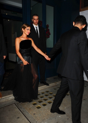 Cheryl2C_Kimberley_and_Nicola_leaving_Cheryl_s_wedding_party_21_07_14_283629.jpg