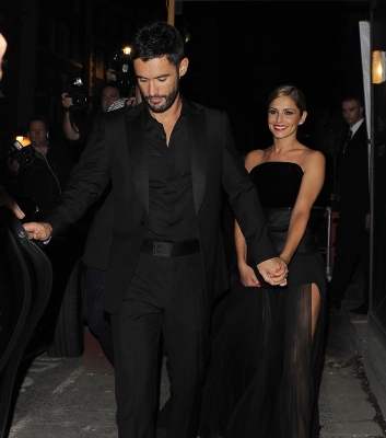 Cheryl2C_Kimberley_and_Nicola_leaving_Cheryl_s_wedding_party_21_07_14_286829.jpg