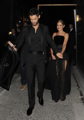 Cheryl2C_Kimberley_and_Nicola_leaving_Cheryl_s_wedding_party_21_07_14_286929.jpg