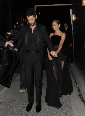 Cheryl2C_Kimberley_and_Nicola_leaving_Cheryl_s_wedding_party_21_07_14_287029.jpg