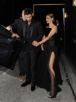 Cheryl2C_Kimberley_and_Nicola_leaving_Cheryl_s_wedding_party_21_07_14_287129.jpg