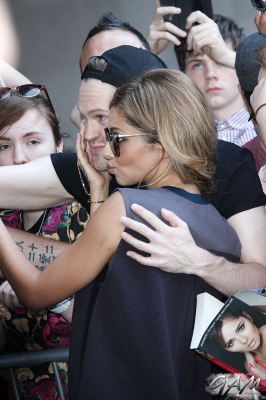 Arriving_at_the_BBC_Radio_1_Studios_24_07_14_2819329.jpg