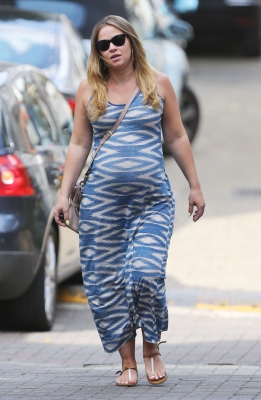 Kimberley_Walsh_seen_out_in_North_London_04_08_14_281729.jpg