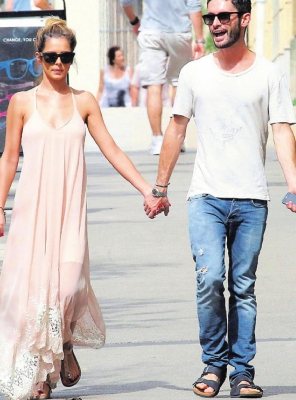 Cheryl_and_JB_out_in_France_30_08_14_28229.jpg