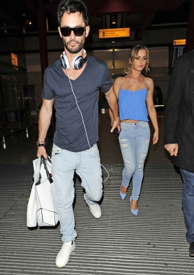 Cheryl_and_JB_at_Heathrow_Airport_03_09_14_28129.jpg
