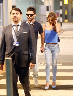 Cheryl_and_JB_at_Heathrow_Airport_03_09_14_281529.jpg