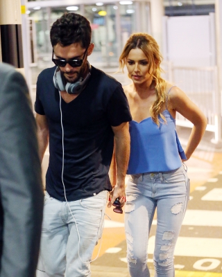 Cheryl_and_JB_at_Heathrow_Airport_03_09_14_282429.jpg