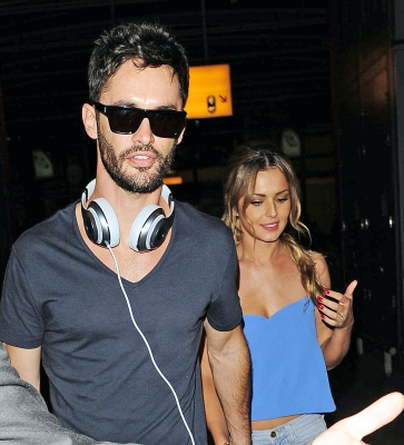 Cheryl_and_JB_at_Heathrow_Airport_03_09_14_282829.jpg