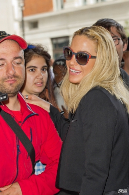 Sarah_Harding_arriving_at_Radio_1_09_09_14_282729.jpg