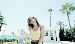 tumblr_ncvvubNUS41rrndj1o3_250.gif