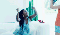 tumblr_ncvgwdXhyg1u0v94uo4_250.gif