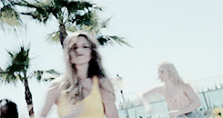 tumblr_ncvjndQjVA1tvhd20o3_250.gif