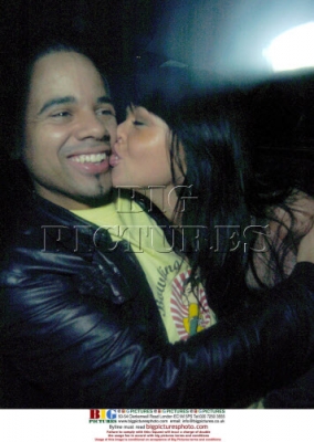 Kimberley_and_Justin_enjoy_a_nightout_at_the_Embassy_120305_2.jpg