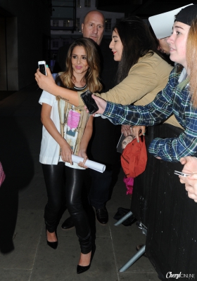 Cheryl_Arriving_at_Radio_1_07_10_14_2814329.jpg