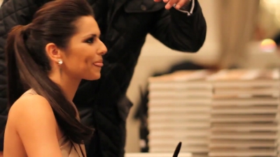 5BHD5D_Cheryl_Cole_-_Book_Signing_mp40041.jpg
