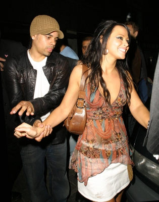 Girls_Aloud_At_The_Embassy_Club2C_London_30_05_05_284029.jpg