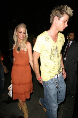 Girls_Aloud_At_The_Embassy_Club2C_London_30_05_05_285129.jpg