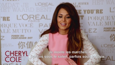 elle_d25E9voile_son_look_L_Or_Sunset_mp40101.jpg