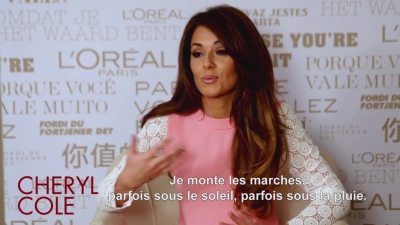 elle_d25E9voile_son_look_L_Or_Sunset_mp40107.jpg