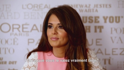 elle_d25E9voile_son_look_L_Or_Sunset_mp40147.jpg